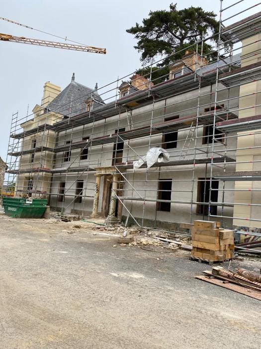 Maison de maître : façade principale : nouvel enduit